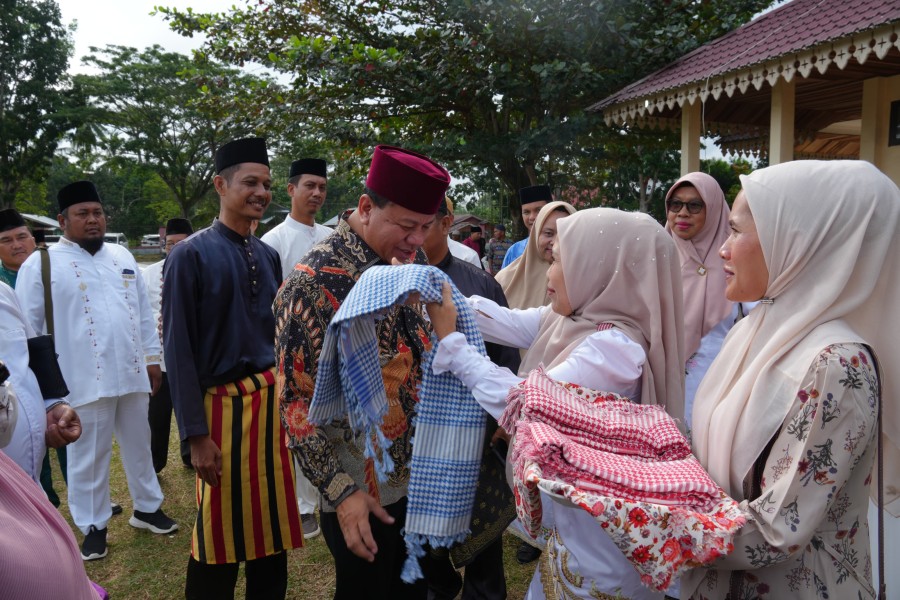 Syukuran Sambut Ramadhan di Logas Tanah Darat,  Bupati Ajak Masyarakat Perkuat Persatuan dan Gotong Royong