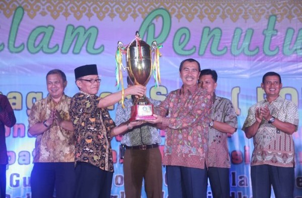 Porseni PGRI Tingkat Nasional 2016 di Siak, Jawa Tengah Bawa Pulang Piala Bergilir