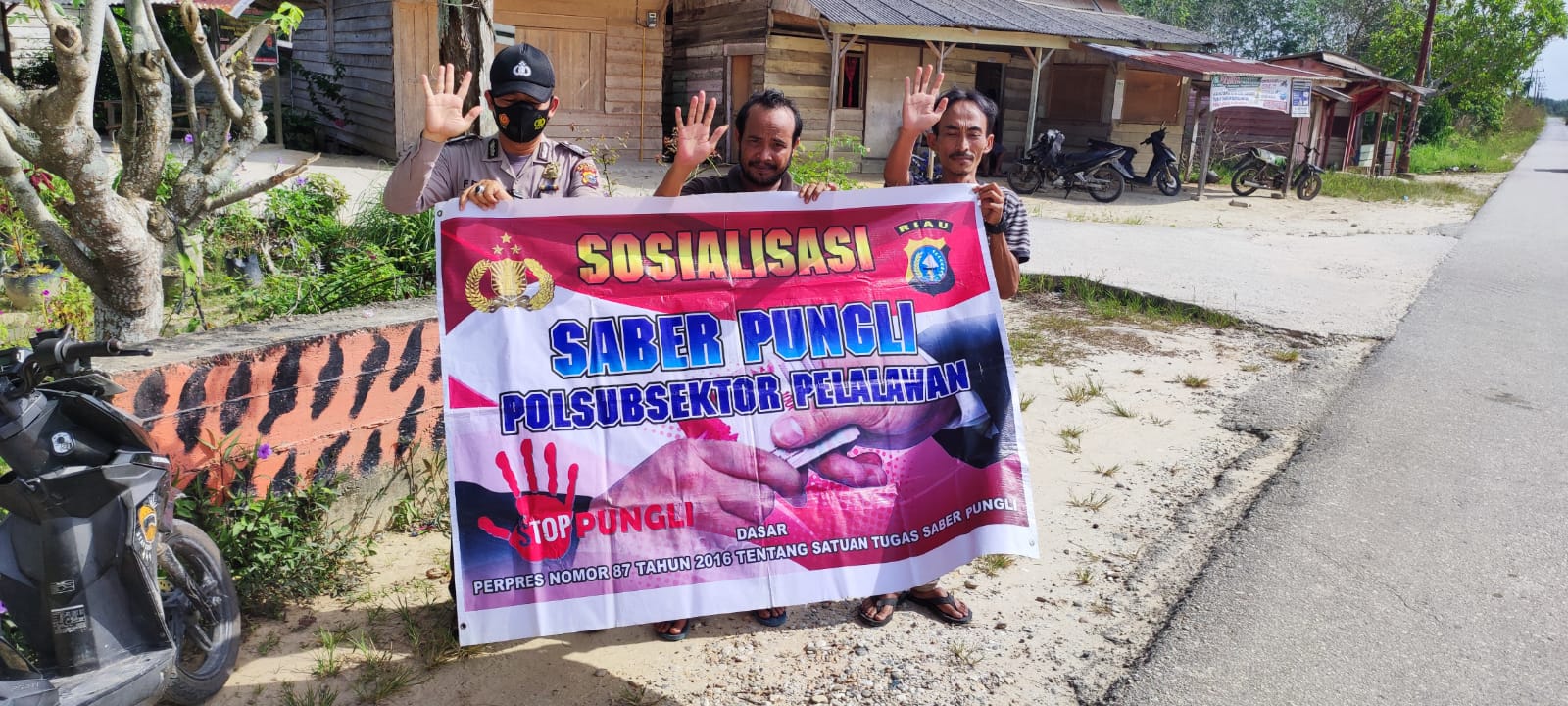 Sapu Bersih Pungli di Wilkum, Polsubsektor Pelalawan Lakukan Sosialisasi