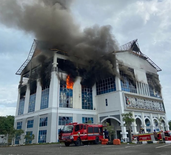 Pj Wako Pekanbaru Pastikan Layanan Tiga OPD Tetap Optimal Pasca Terbakar 