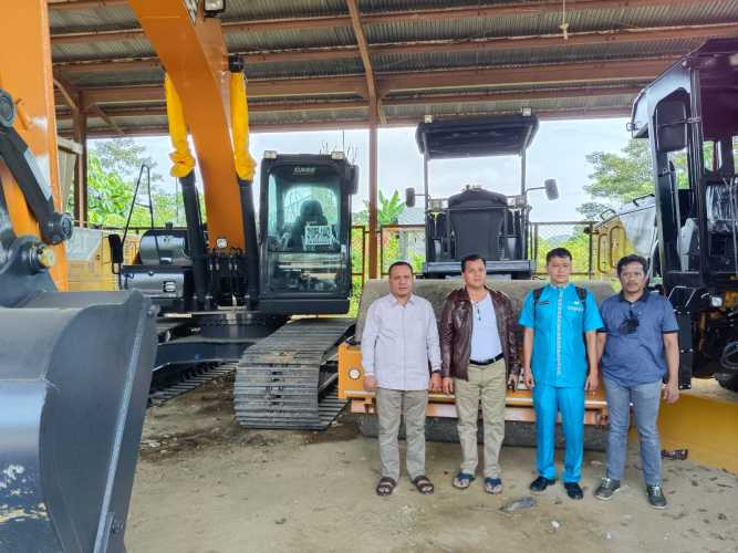 PUPR Datangkan 3 Unit Alat Berat, Suhardiman Minta Kerja Ekstra