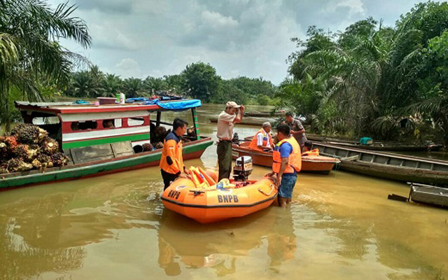 Banjir, Dua Desa di Kepenuhan Sempat Terisolir, BPBD Rohul Kehabisan Stok Bahan Pokok