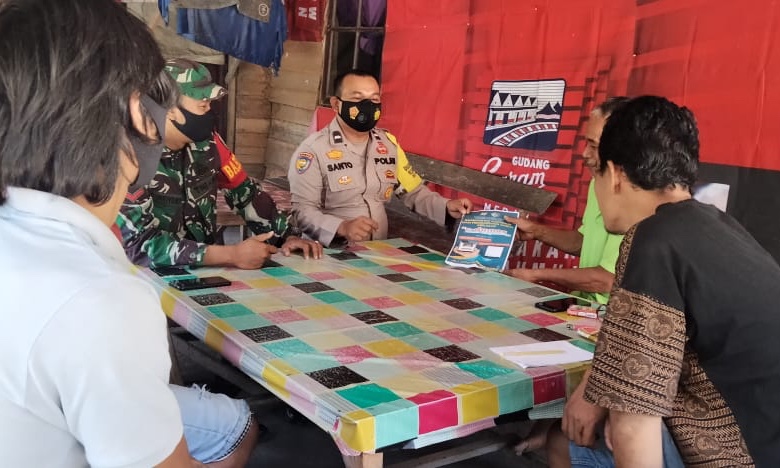 Polsek Bandar Sei Kijang Gelar Sosialisasi Karhutla di Desa Kiyab Jaya