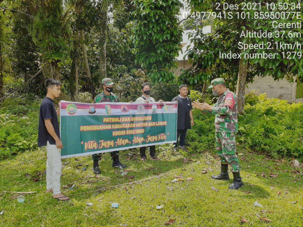 Babinsa Koramil 06/Cerenti Kodim 0302/ Inhu Laksanakan Sosialisasi Sebagai Upaya Untuk Mencegah Kebakaran Hutan Dan Lahan