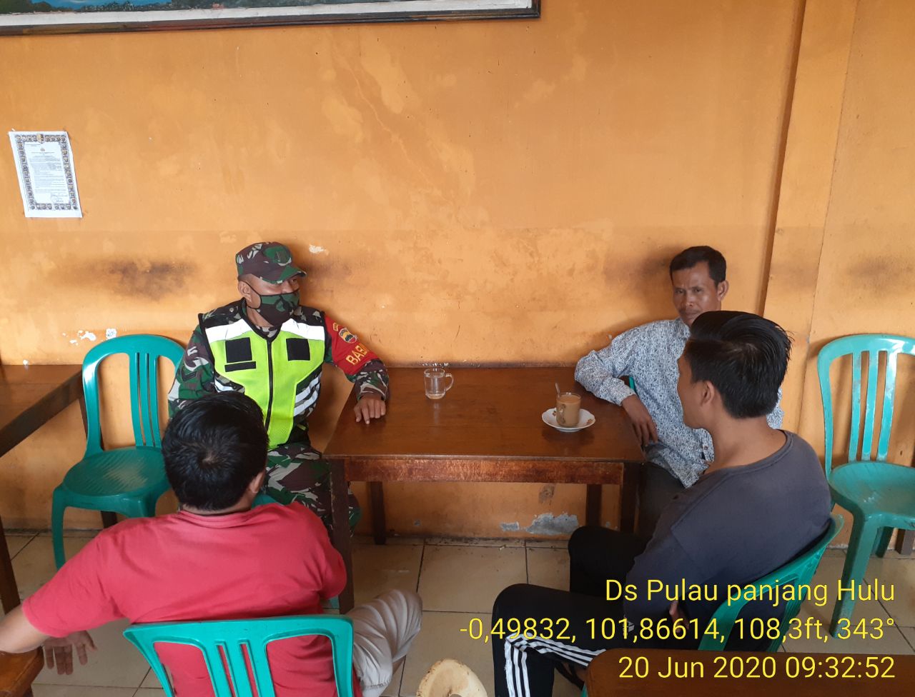 Komsos Adalah Sarana Babinsa Koramil 06/Cerenti Dim 0302/Inhu Sertu Efison,Jalin Kedekatan Dengan Warga. 