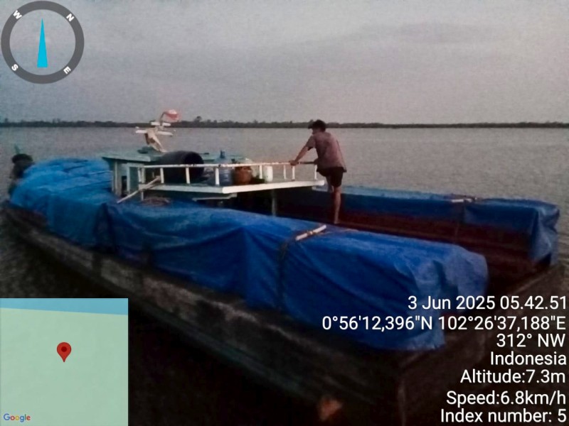 Aksi Ilegal Logging di Perairan Meranti Terbongkar, 25 Ton Kayu Diamankan