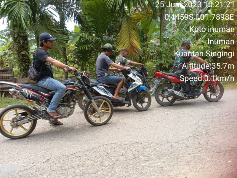 Babinsa Tingkatkan Patroli Karhutlah Ke Desa Dan Akses Jalan Perkebunan Warga Untuk Cegah Karhutlah