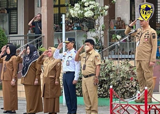 Kadisdik Pekanbaru Dampingi Sekdako Luncurkan Bus Edutour 