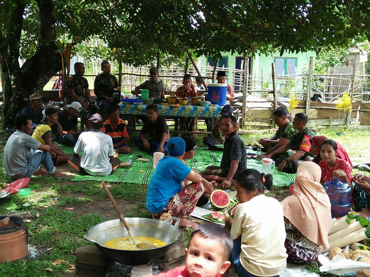 Babinsa KORAMIL 07/Kuantan Hilir Dim 0302/INHU Hadiri Acara Do'a Padang/Turun Kesawah Desa Kampung Tengah.