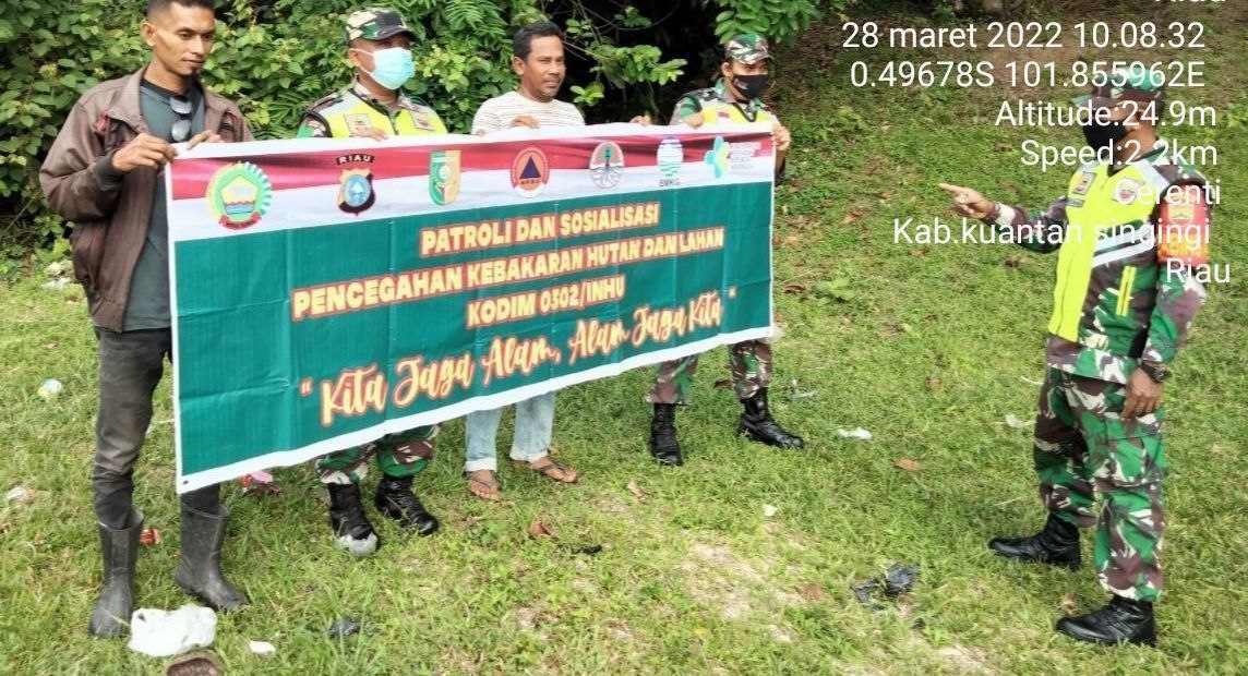 Di Musim Kemarau Ini, Babinsa Koramil 06/Cerenti Dim 0302/Inhu Tak Henti-hentinya Patroli Karhutla Bersama Warga di Pulau Busuk Jaya Kecaamatan Inuman Kabupaten Kuansing