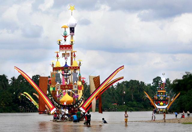 Festifal Perahu Baganduang Di Ikuti Sebanyak 18 Peserta, Yang Berasal Dari Masing Masing Desa Di Kecamatan Kuantan Mudik.