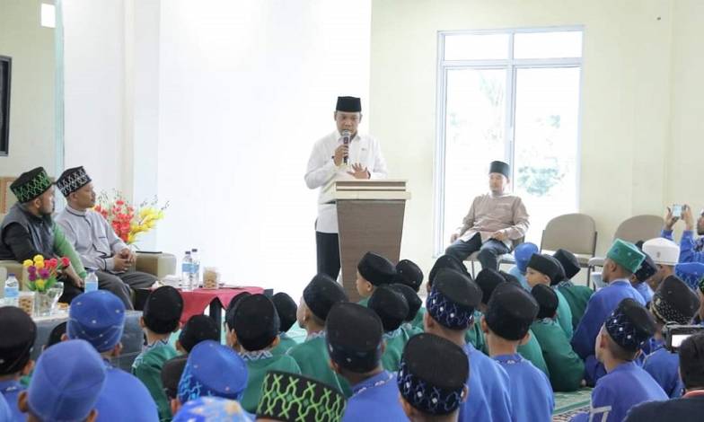 Kunjungi Dua Panti Asuhan, Pj Wako Pekanbaru Ajak Masyarakat Cintai Anak Yatim