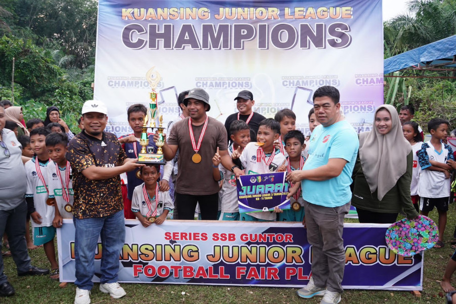 Tutup Turnamen Guntor Football Club, Bupati Berharap Lahirkan Atlet Berprestasi