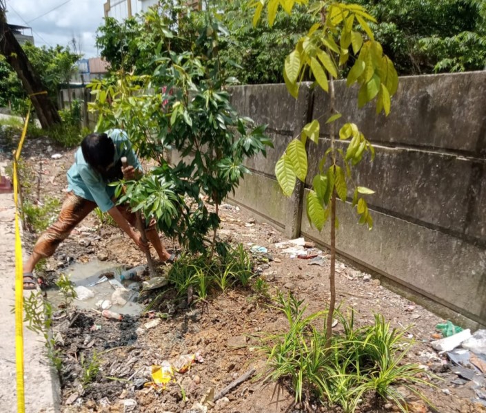 Agung Nugroho Hijaukan Kembali Bekas TPS Liar di Soekarno-Hatta