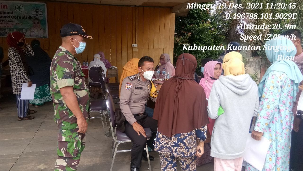 Babinsa Koramil 06/Cerenti Kodim 0302/Inhu Pantau Dan Dampingi Pelaksanaan Vaksin Covid-19 Kampung Baru