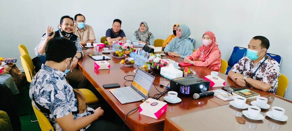 Kepala Kantor Direktorat Jenderal Pajak (DPJ) Wilayah Riau Melakukan Kunjungan Monitoring dan Evaluasi ke Tax Center UNIKS, Fakultas Ilmu Sosial