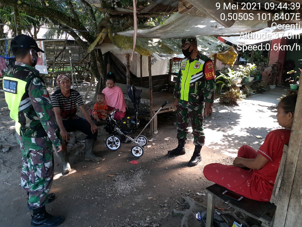 Penegakan Disiplin Protokol Kesehatan Oleh Babinsa Koramil  06/ Cerenti Kepada Masyarakat Tanjung Medan