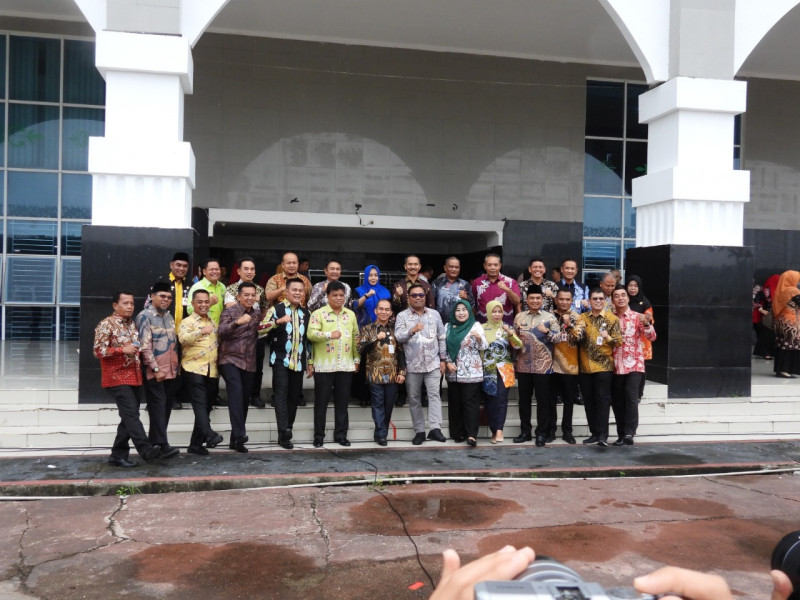 Kepala BPKAD Pekanbaru Hadiri Apel Gabungan Perdana Tahun 2025 Bersama ASN dan THL