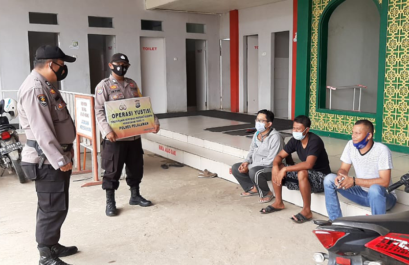 Tekan Laju Penyebaran Covid-19 di Akhir Pekan, Polsek Ukui Gelar Operasi Yustisi 