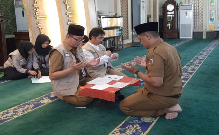 Sekdako Pekanbaru Indra Pomi Nasution Jadi Petugas Amil Zakat