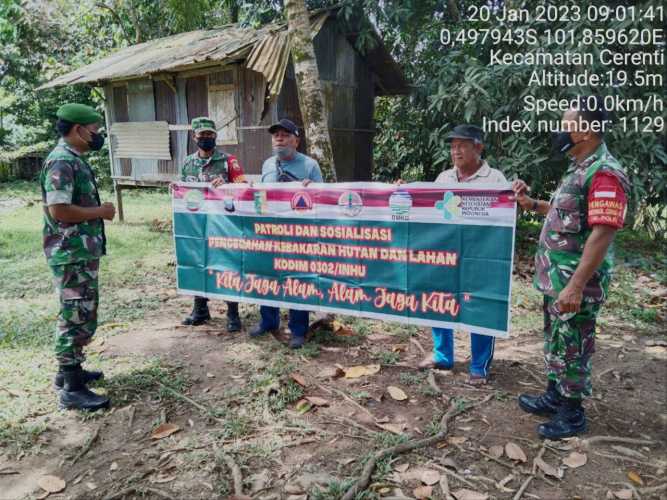 Babinsa Koramil 06/Cerenti Kodim 0302/Inhu Laksanakan Patroli Untuk Cegah Kebakaran Hutan Dan Lahan di Pulau Jambu Kecamatan Cerenti 