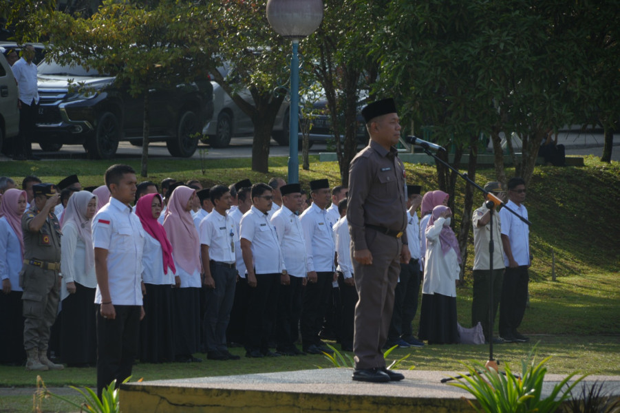 Sekda Kuansing Pimpinan Apel Perdana Pasca Libur Ied Fitri