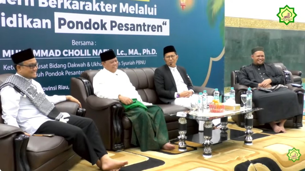 Tabligh Akbar di Masjid Raya An-Nur: KH Cholil Nafis Tegaskan Santri dan Pesantren Penopang Berdirinya Republik