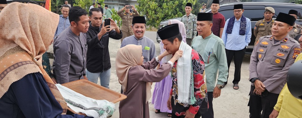 Safari Ramadhan di Sentajo Raya;  Wabup  Sampaikan Program Prioritas Suhardiman Amby - Mukhlisin