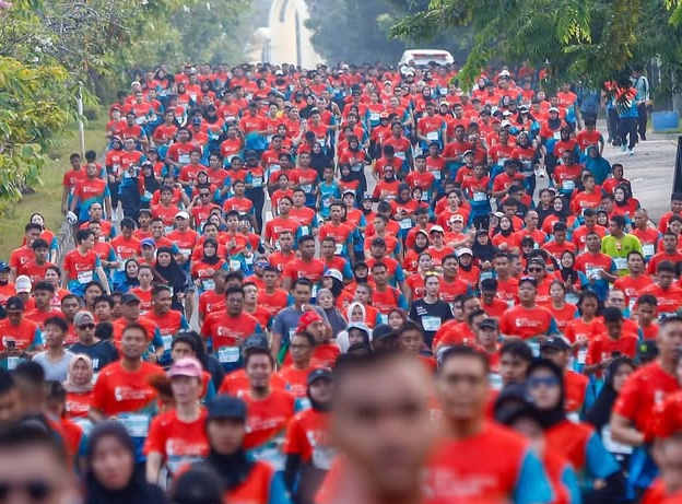Riau Bhayangkara Run 2025: Half Marathon Terbesar di Sumatera, Diikuti 13.079 Peserta Termasuk Pelari Internasional