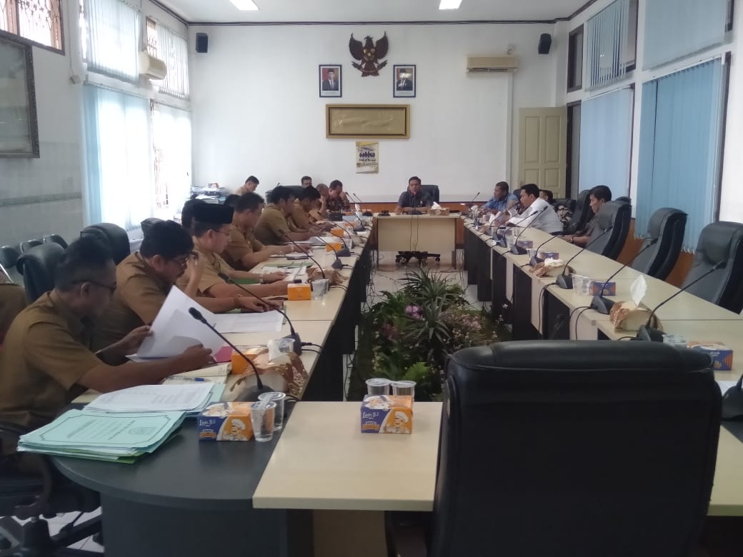 Kritisi Proyek 2019, Komisi III Hearing Pemkab Kuansing.