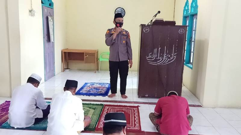 Jumat Keliling, Kapolsek Pangkalan Lesung Berikan Edukasi Tentang AKB di Masjid Nurul Ikhsan