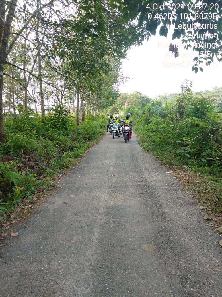 Cegah Terjadinya Karhutla, Babinsa Koramil 06/Cerenti Dim 0302/Inhu Lakukan Patroli Dan Sosialisasi di Lebuh Lurus