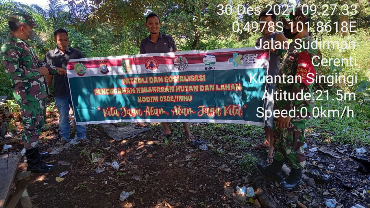 Kopda Irwan Babinsa Koramil 06/Cerenti Kodim 0302/Inhu Cegah Karlahut, Gencarkan Patroli Bersama Dan Sosialisasi di Pulau Jambu Kecamatan Cerenti Kabupaten Kuansing