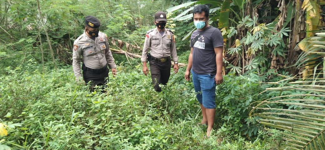 Personel Polsek Bandar Sei Kijang Patroli Sampaikan Maklumat Kapolda Riau Terkait Karhutla