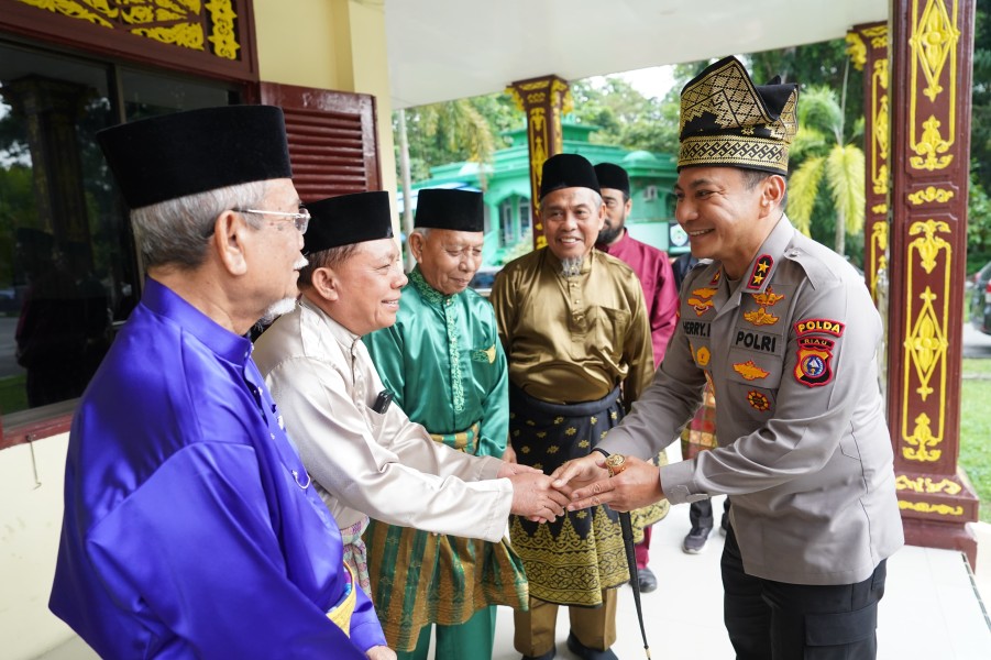 Kapolda Riau Silaturahmi ke LAMR, Pererat Sinergi Jaga Stabilitas dan Budaya Melayu