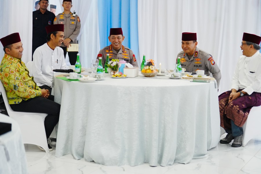 Kapolri Bertemu UAS dan Rocky Gerung di Pesantren Nurul Azhar, Bahas Silaturahmi dan Kritik