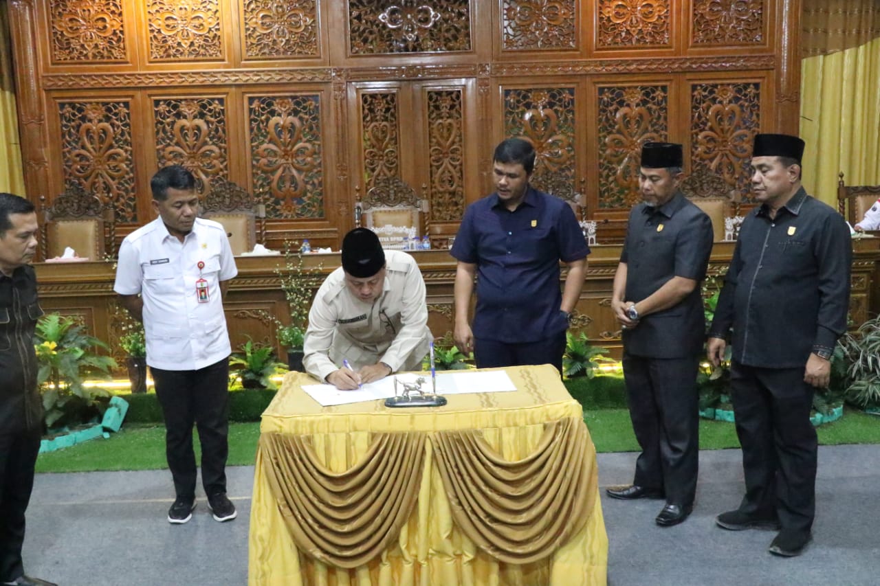 Plt Bupati Suhardiman Amby Apresiasi Dewan, Ingatkan Eksekutif Bekerja Profesional