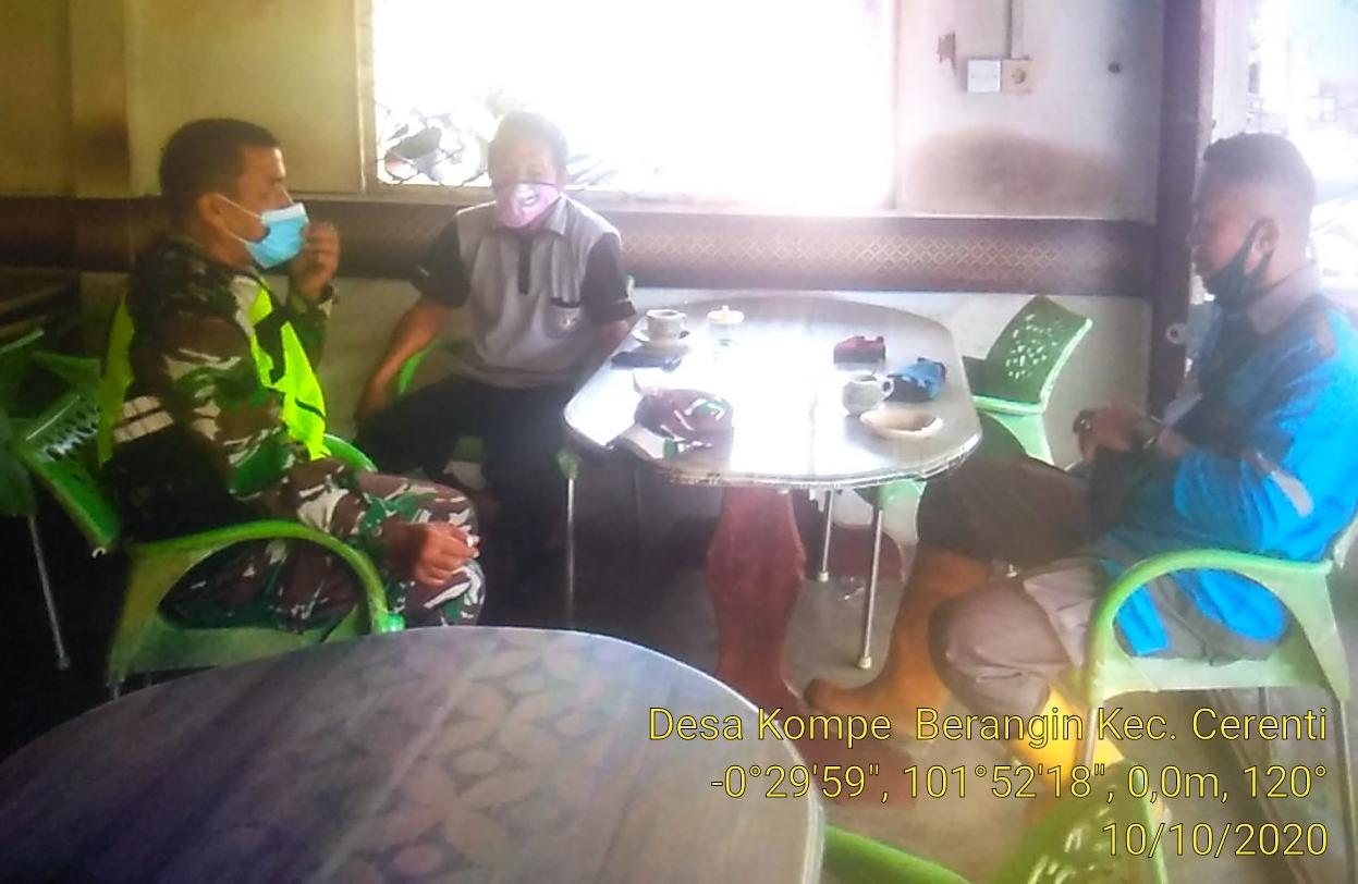 Di Tengah Pandemi Corona, Babinsa Koramil 06/Cerenti Dim 0302/Inhu Tetap Melaksanakan Komsos Dengan Warga Binaan