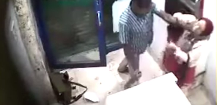 Sadis! Perampok Bunuh Bu Manajer Bank di ATM Pakai Golok, Video Beredar Di Medsos