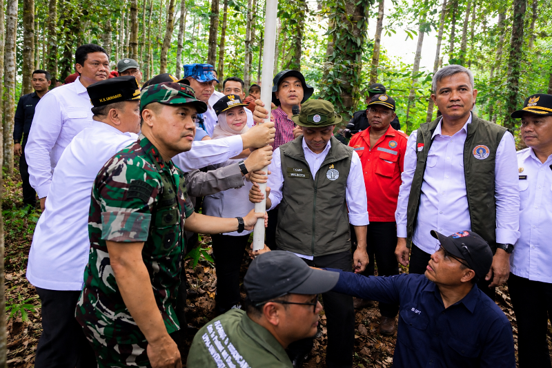 Di Hadapan Menteri Kehutanan, Kasmarni Pasang Tekad: Gambut Bengkalis Tak Boleh Terus Terbakar