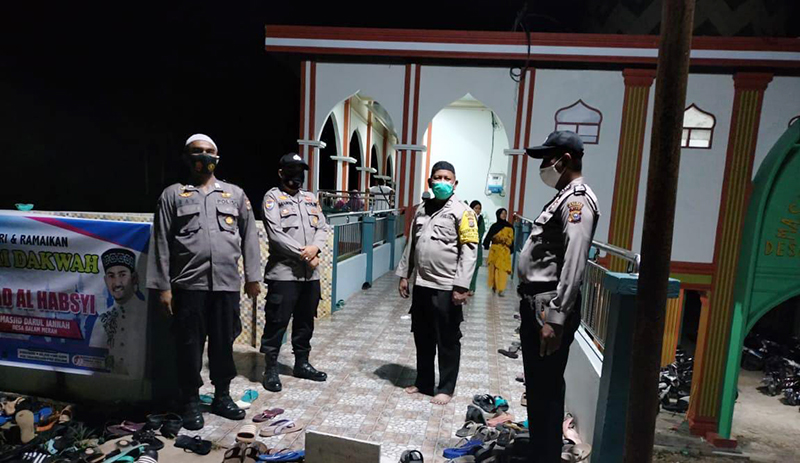 Polsek Bunut Laksanakan Pengamanan Tabligh Akbar di Masjid Darul Jannah Desa Balam Merah