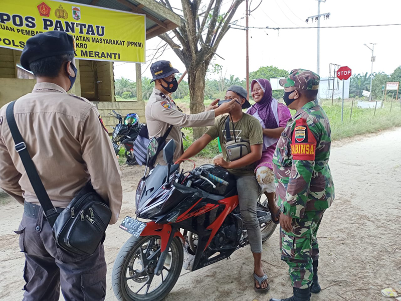 Polsek Teluk Meranti Monitor Penertiban Penerapan Prokes