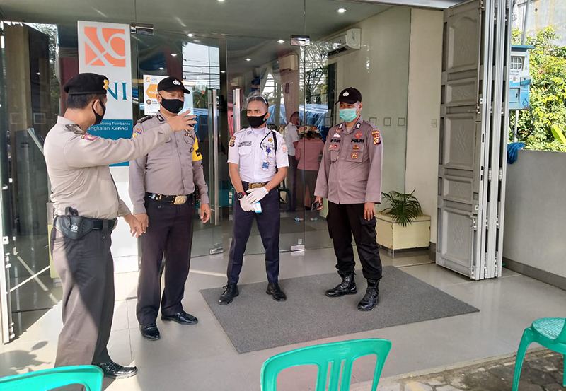 Giatkan Pengamanan Rutin, Polsek Pangkalan Kerinci Laksanakan Patroli Dialogis