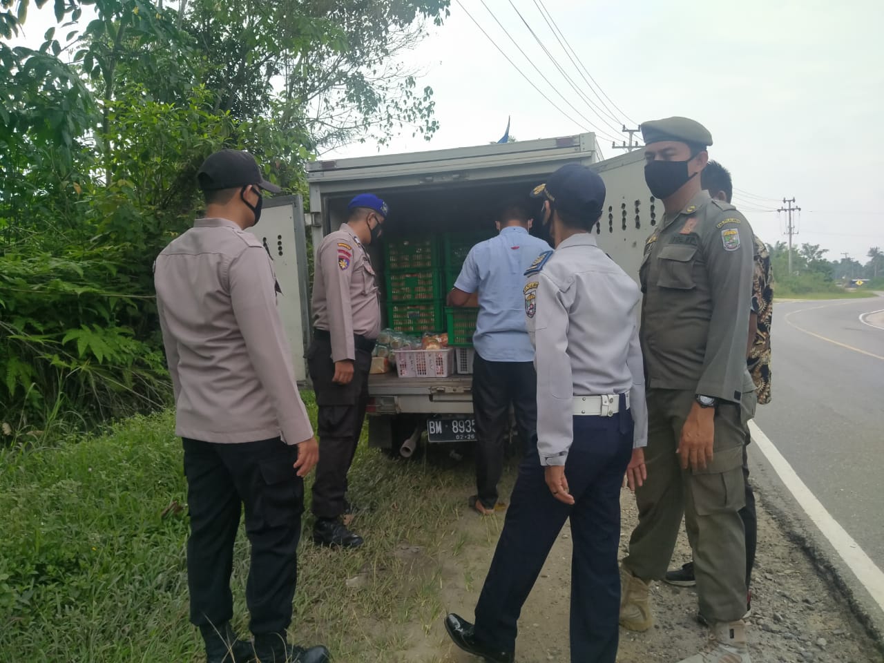 Jalan Lintas Timur Bandar Sei Kijang Masih Dijaga Ketat Oleh Kepolisian
