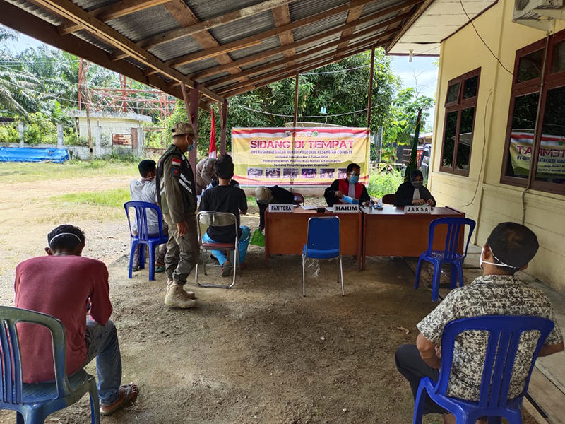 Disiplinkan Penerapan Prokes, Polsek Ukui Gelar Operasi Yustisi di Titik Keramaian