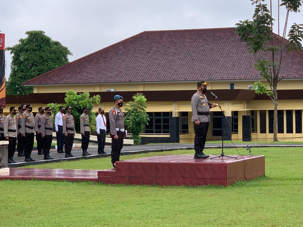 Kapolres Kuansing AKBP Henky Poerwanto Pimpin Apel Pasukan Operasi Keselamatan Lancang Kuning Tahun 2021