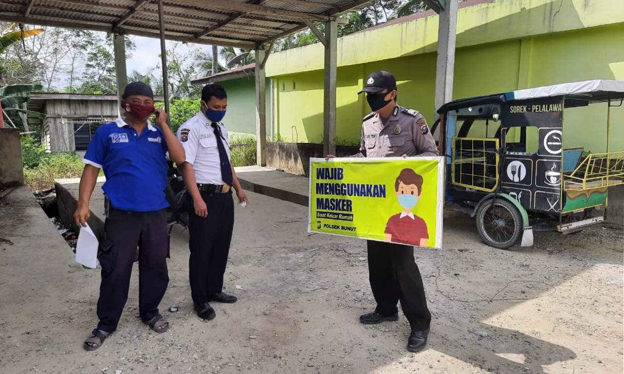 Personel Polsek Bunut Laksanakan Patroli di Tempat Keramaian