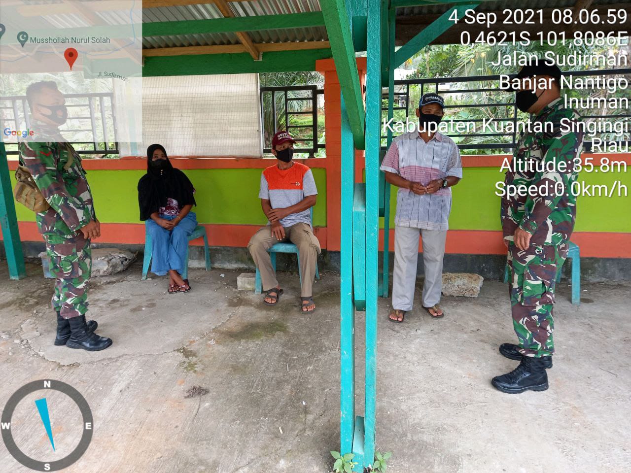 Cegah Penyebaran Covid-19, Babinsa Himbau Warga Patuhi Prokes Covid-19 di Kecamatan Inuman