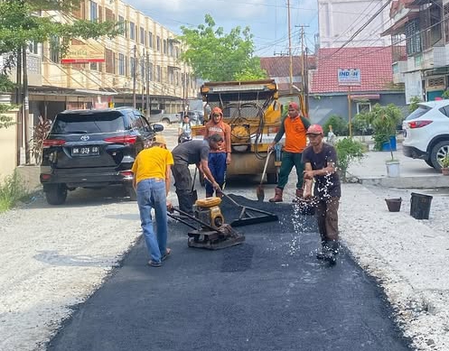 Pemko Pekanbaru Percepat Perbaikan 1.700 Titik Jalan Rusak di 15 Kecamatan