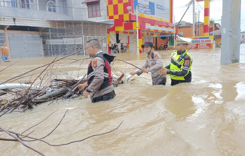 Sungai Batang Lubuh Meluap, Akses ke Pasir Pengaraian Dialihkan